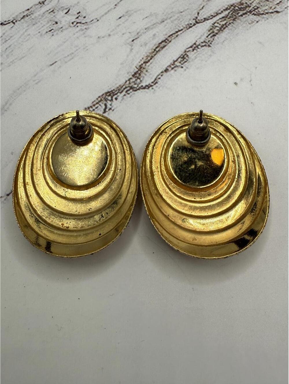 Vintage Retro Gold-Tone Oval Earrings Black Center - Picture 5 of 6